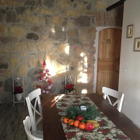 Couette-café Naumanni Tarquinia