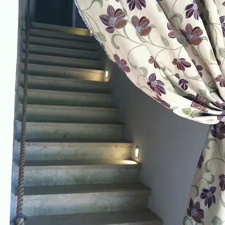 Couette-café Naumanni 4*