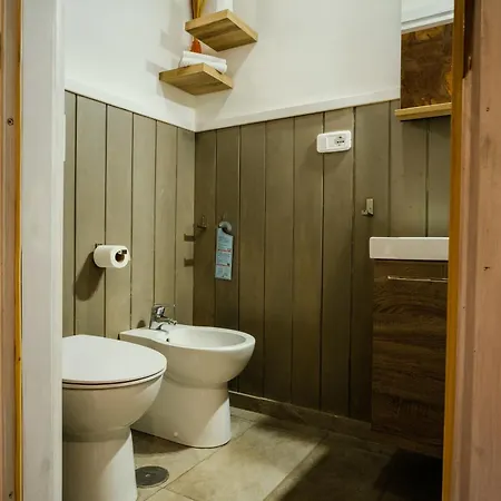 Bed and breakfast Naumanni 3*